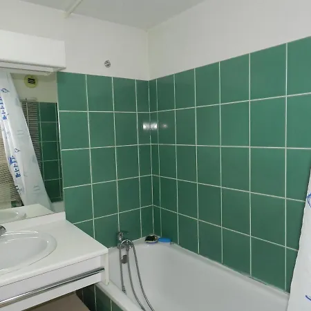 T2 Avec Piscine Aux Minimes, Proche - La Rochelle - Fr-1-551-48 Apartment